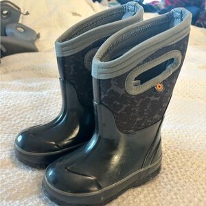 BOGS Unisex-Child Kids Classic Waterproof Snow Boot black size 7